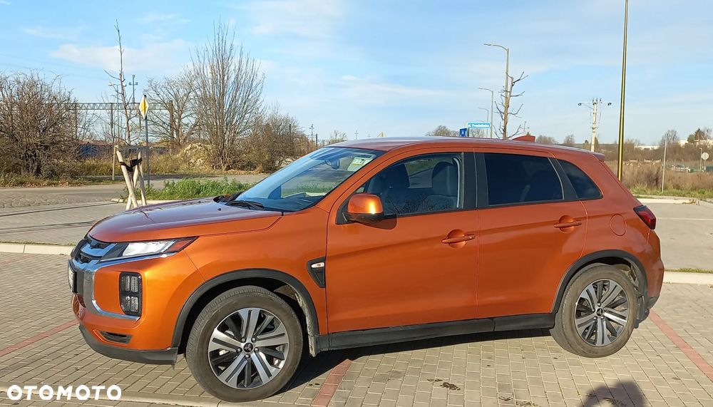 Mitsubishi Outlander - 2