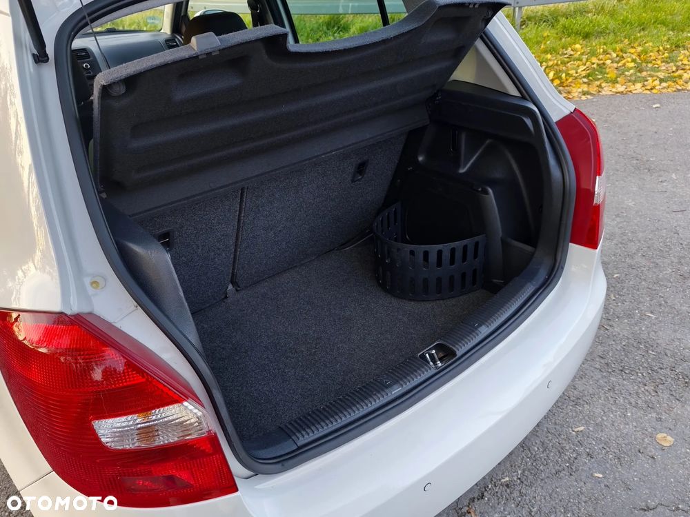 Skoda Fabia 1.2 HTP STYLE Edition - 15