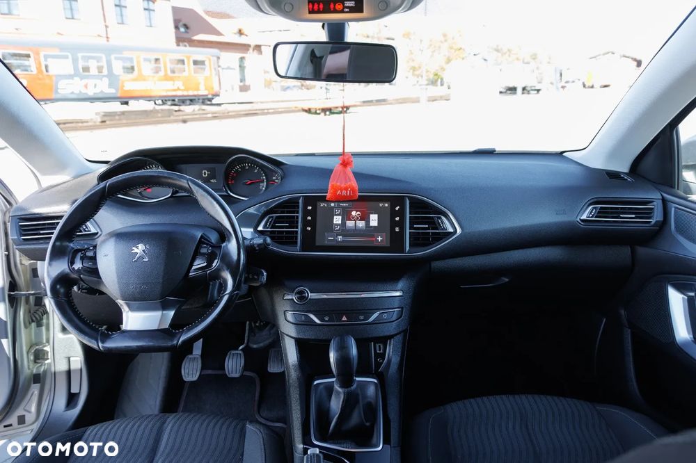 Peugeot 308 1.6 BlueHDi Style S&S - 5