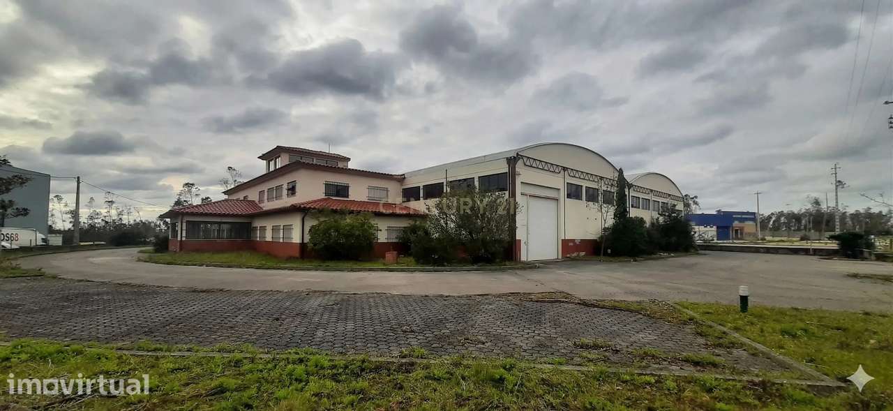 Armazém com zona comercial e escritórios-Zona Industrial Ortigosa (Lei - Grande imagem: 2/46