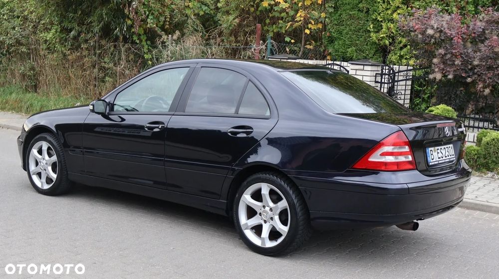 Mercedes-Benz C-Class 2006 photo 5