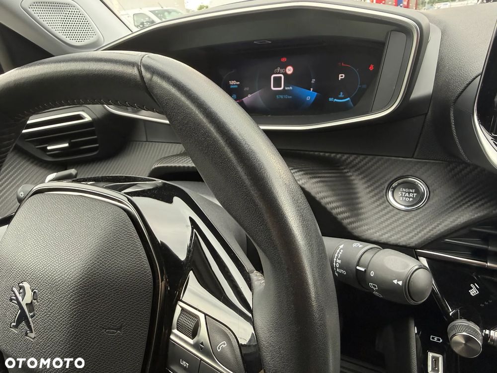 Peugeot 2008 1.2 PureTech Allure Pack S&S EAT8 - 29