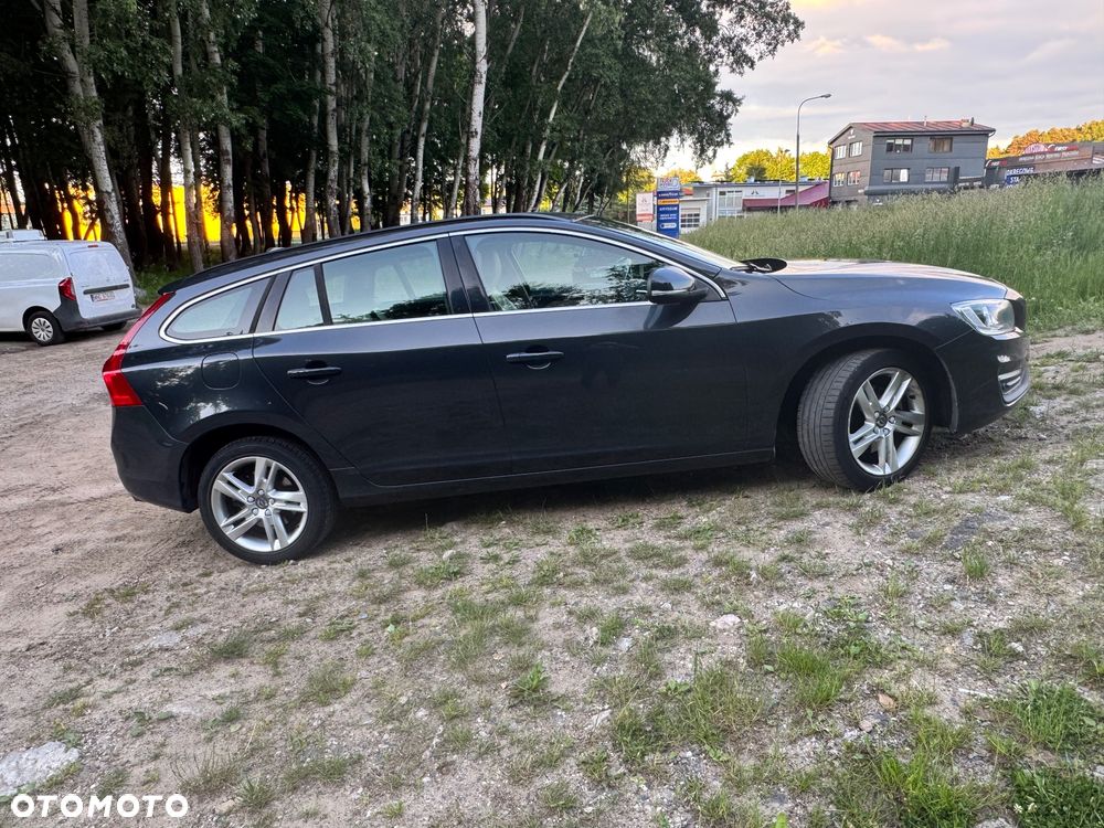 Volvo V60 D4 Summum - 11