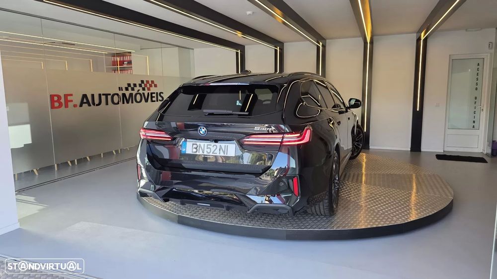 BMW 530 e Pack Desportivo M Pro - 18