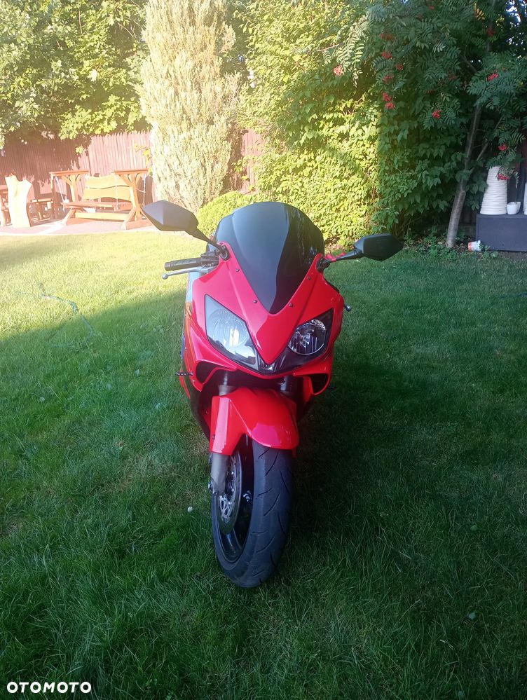 Honda CBR - 6