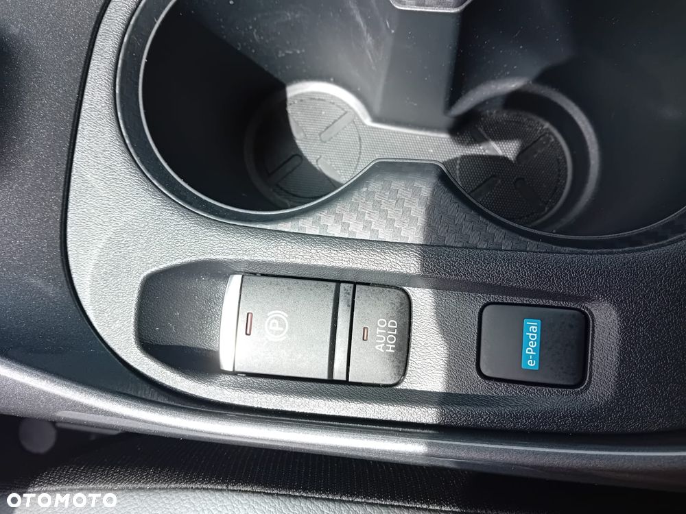 Nissan Juke 1.6 4AMT Premiere Edition - 38