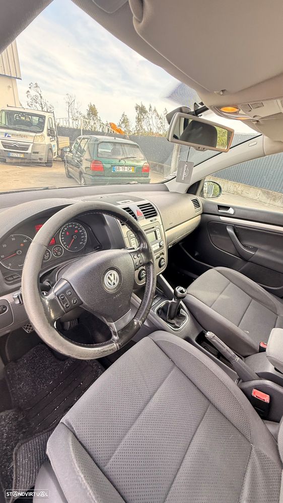 VW Golf 1.9 TDi BlueM. Confortline - 11