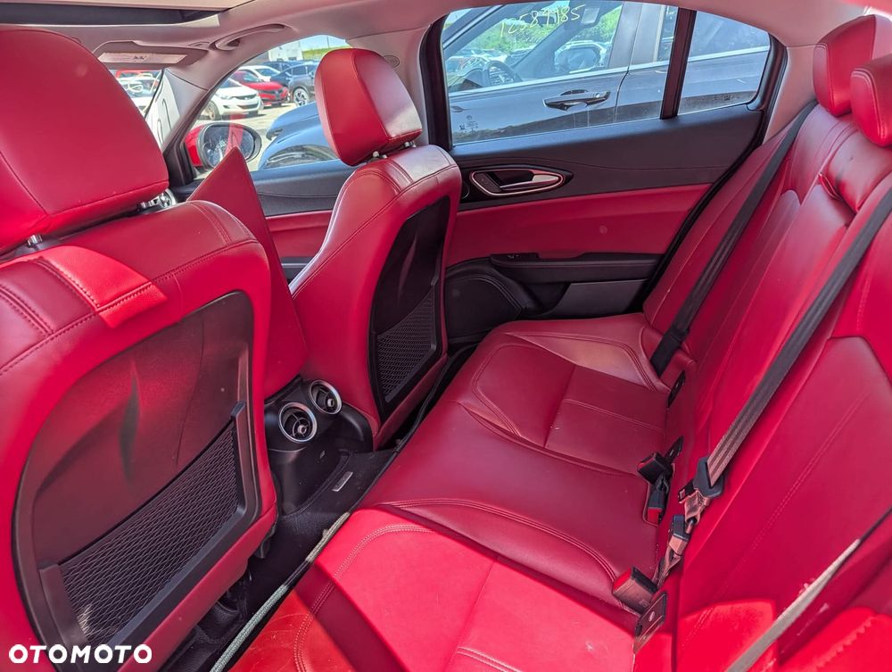 Alfa Romeo Giulia 2.0 Turbo Veloce Q4 - 7