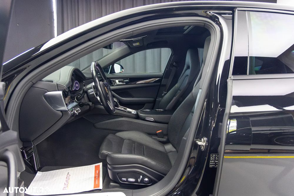 Porsche Panamera - 16