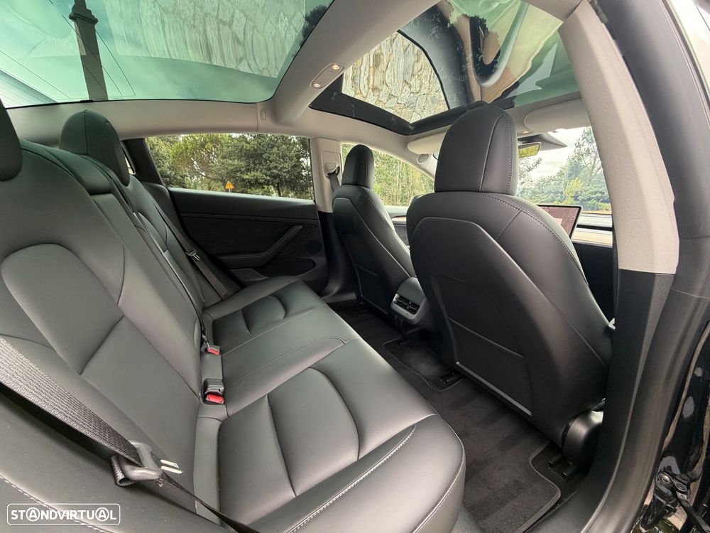 Tesla Model 3 Long Range Tração Traseira - 36