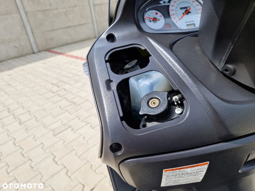 Suzuki Burgman - 37