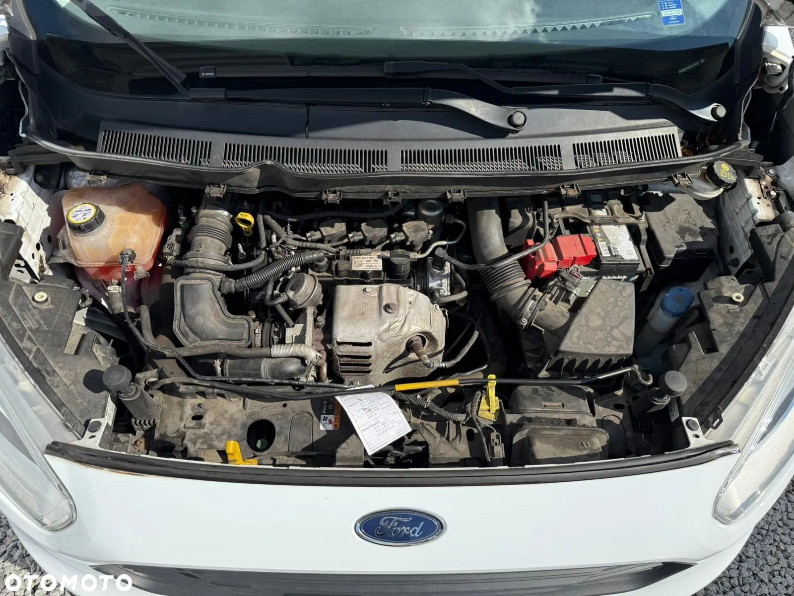 Ford Transit Courier - 12