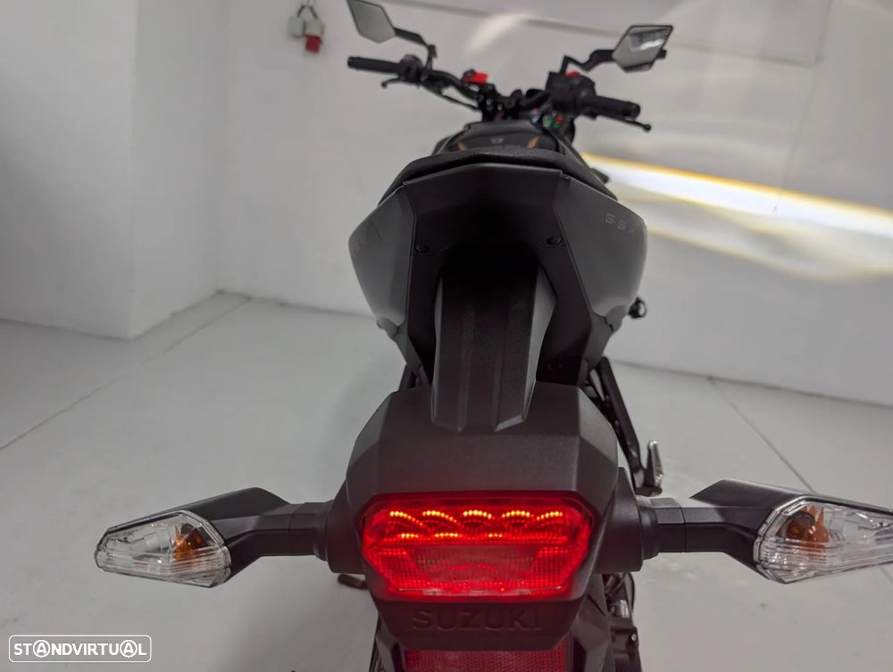 Suzuki GSX GSX-8S - 19