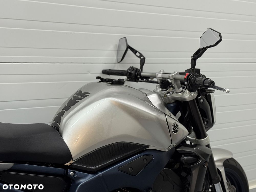 Yamaha FZ - 8
