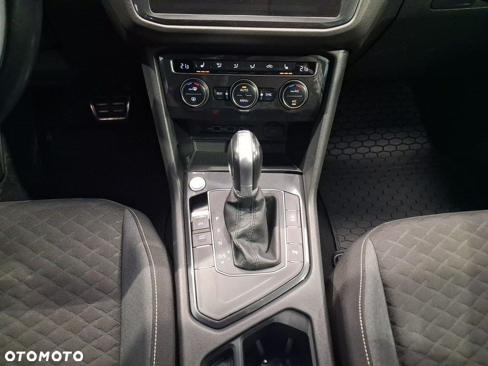 Volkswagen Tiguan - 19