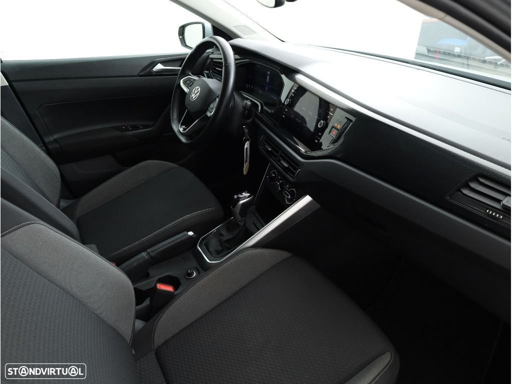VW Polo 1.0 TSI Urban DSG - 13