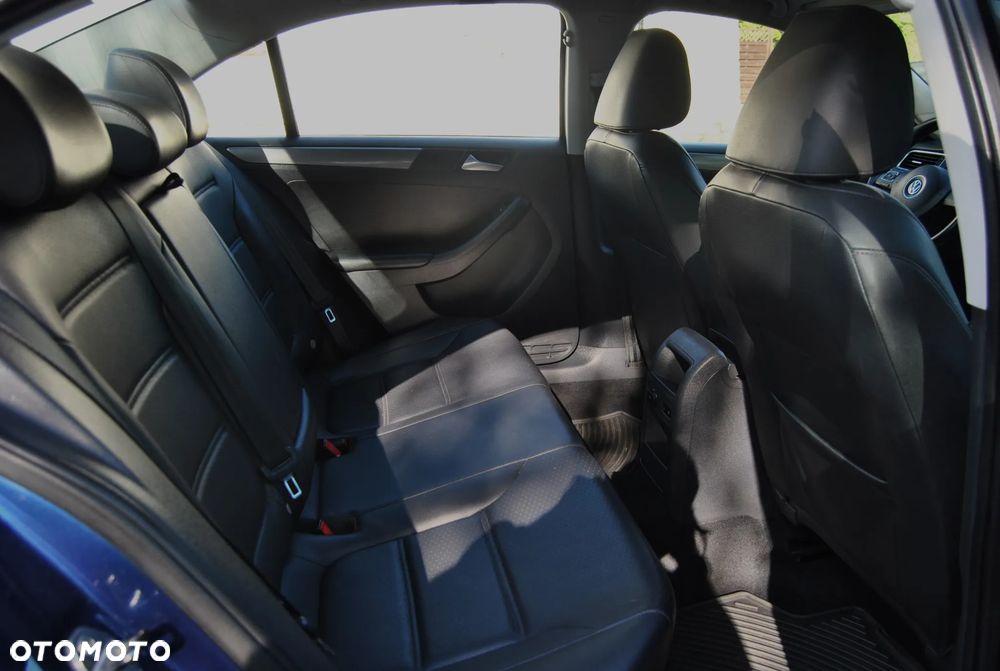 Volkswagen Jetta 2.0 TDI Match - 8