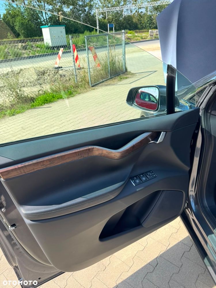 Tesla Model X Long Range - 10
