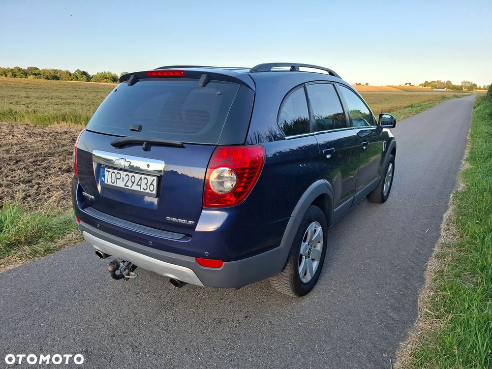 Chevrolet Captiva 2.4 4WD 7 Sitzer LT - 3