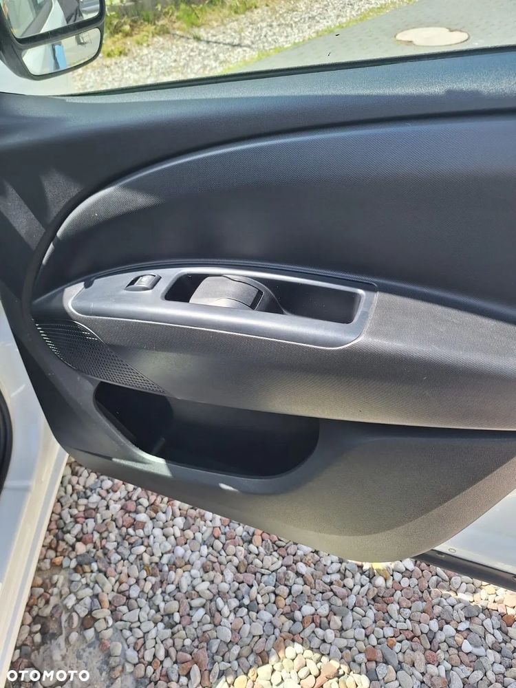 Opel COMBO - 17