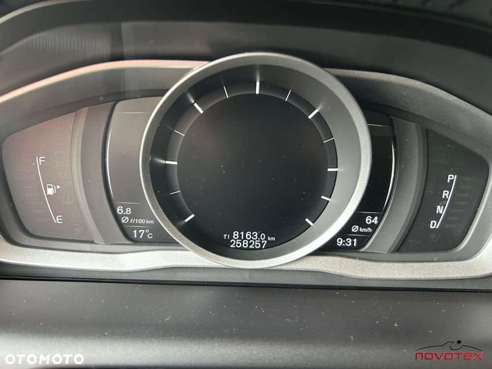 Volvo XC 60 D3 Geartronic Momentum - 16