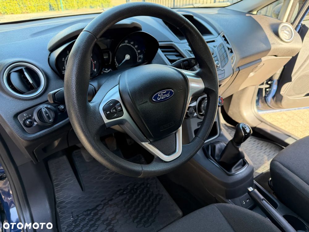 Ford Fiesta - 12