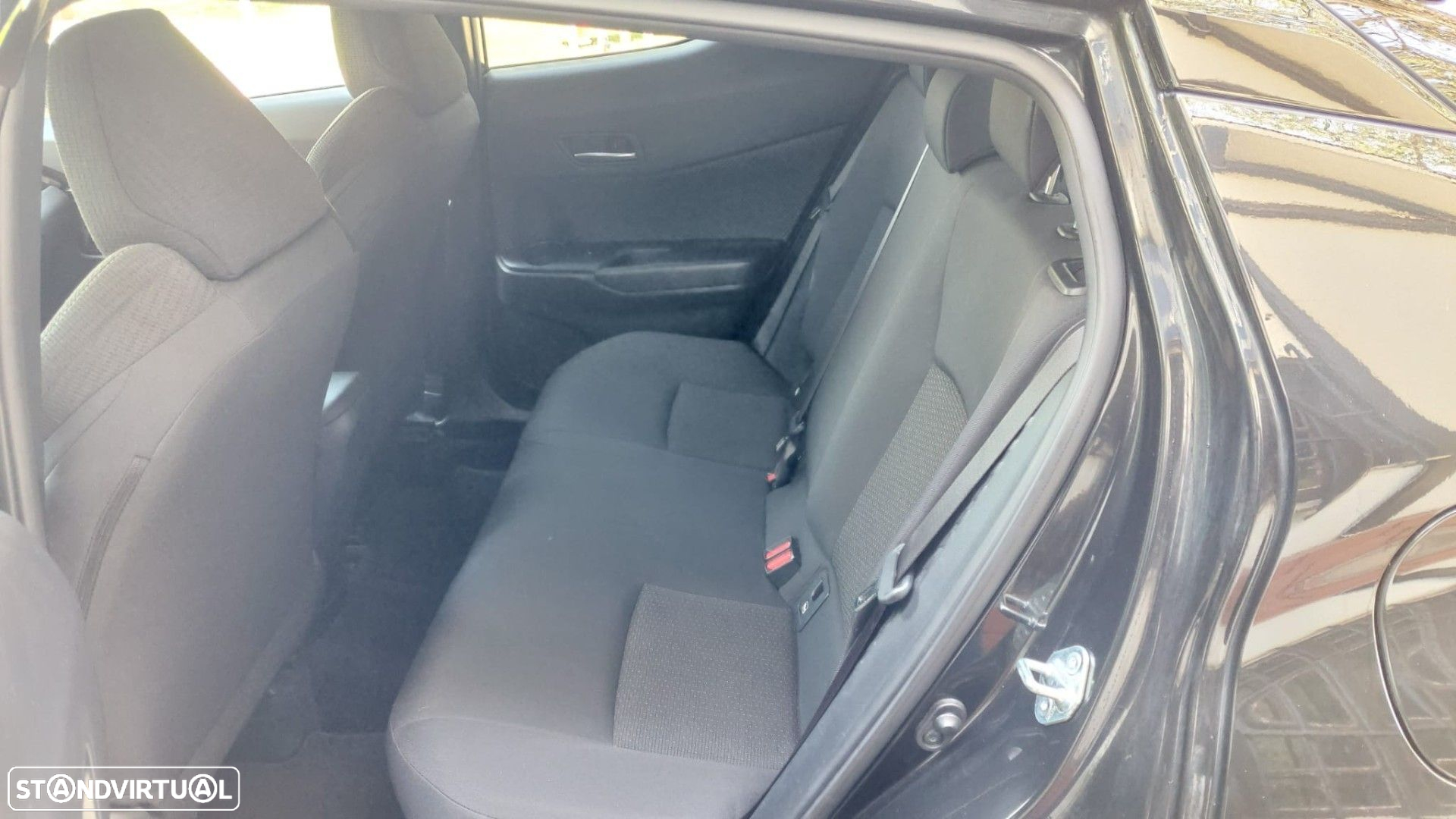 Toyota C-HR 1.8 Hybrid Exclusive - 13