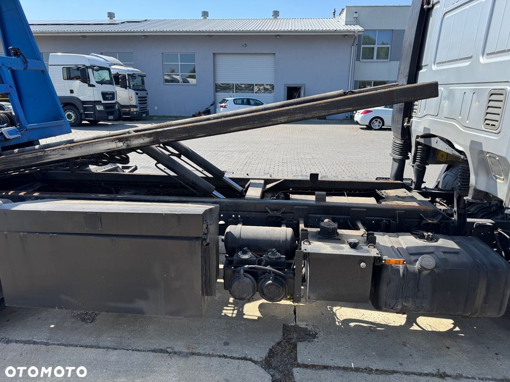 Iveco EuroCargo 100E15 hydrauliczna platforma wciągarka - 16