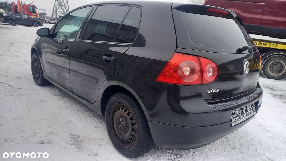 Volkswagen Golf V 1,6 benzyna silnik kod BGU BSF BSE CCSA maska klapa zderzak błotnik drzwi kod lakieru LC9Z reflektor lampa - 4