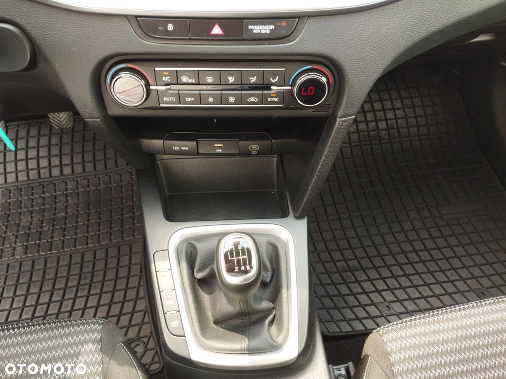 Kia Ceed 1.5 T-GDI M - 15