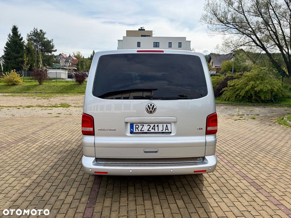 Volkswagen Multivan - 5