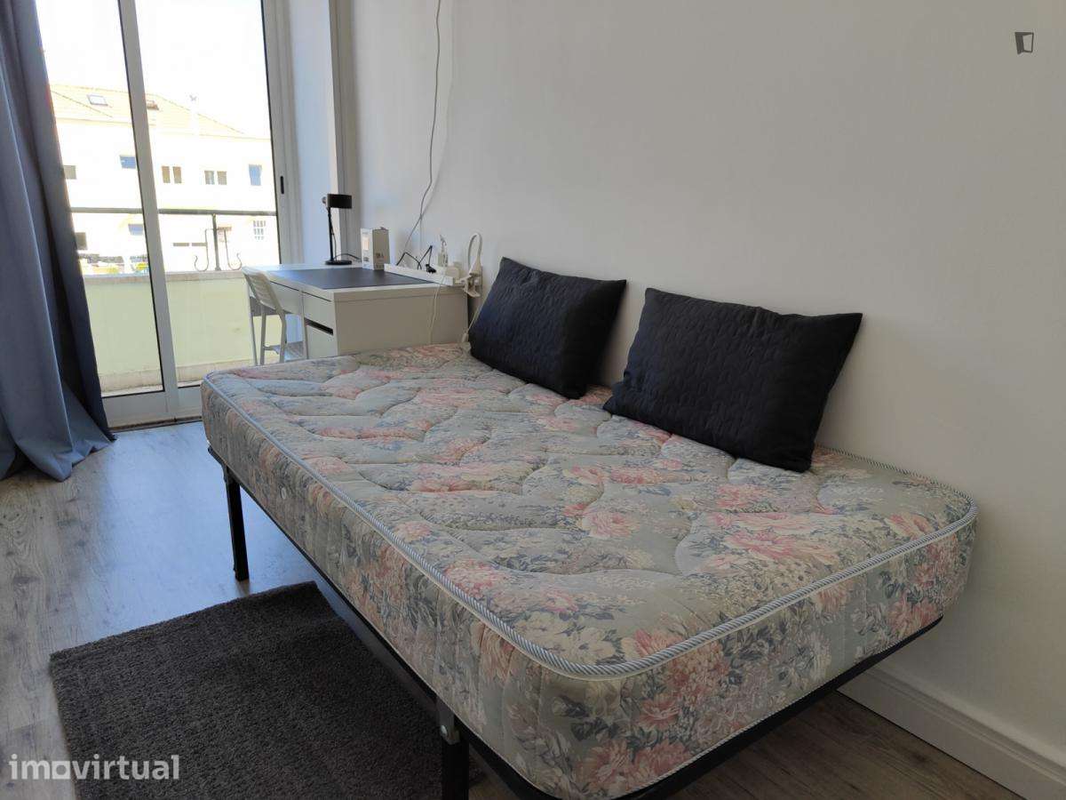 Quarto - localizado em Alvalade Lisbon - Grande imagem: 2/8