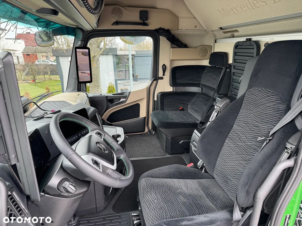 Mercedes-Benz ACTROS 1851 GIGA SPACE / ACC /SALONKA / NAVIGACJA / DWA ŁÓŻKA - 29