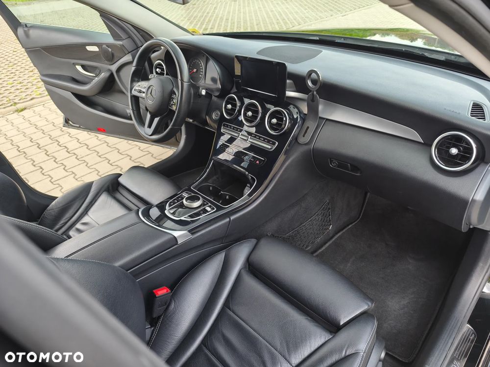 Mercedes-Benz Klasa C 200 4MATIC 9G-TRONIC - 19