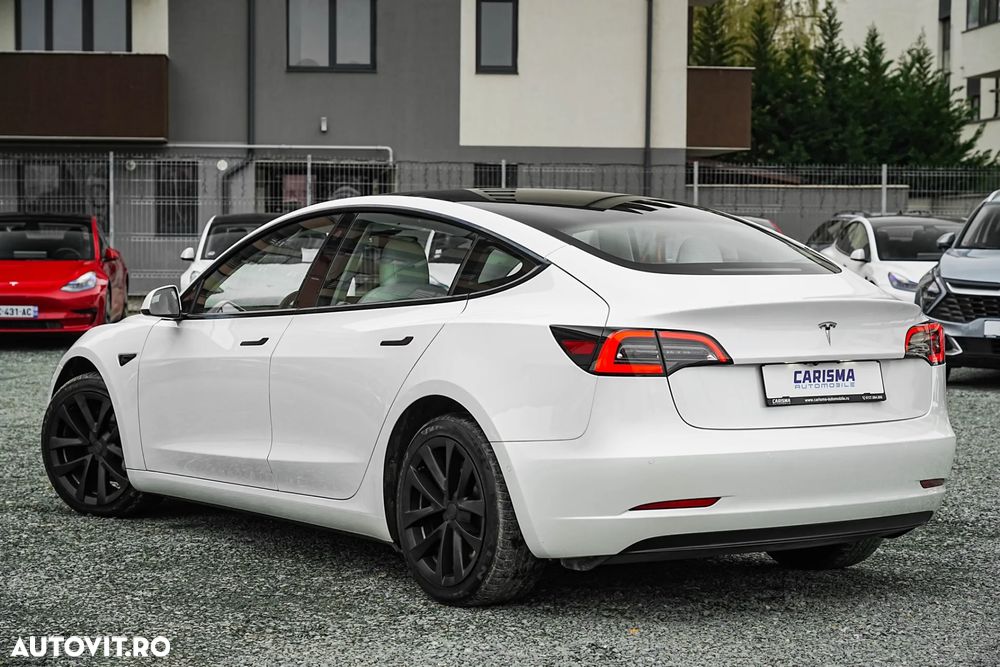 Tesla Model 3 Standard Reichweite Plus Hinterradantrieb - 4