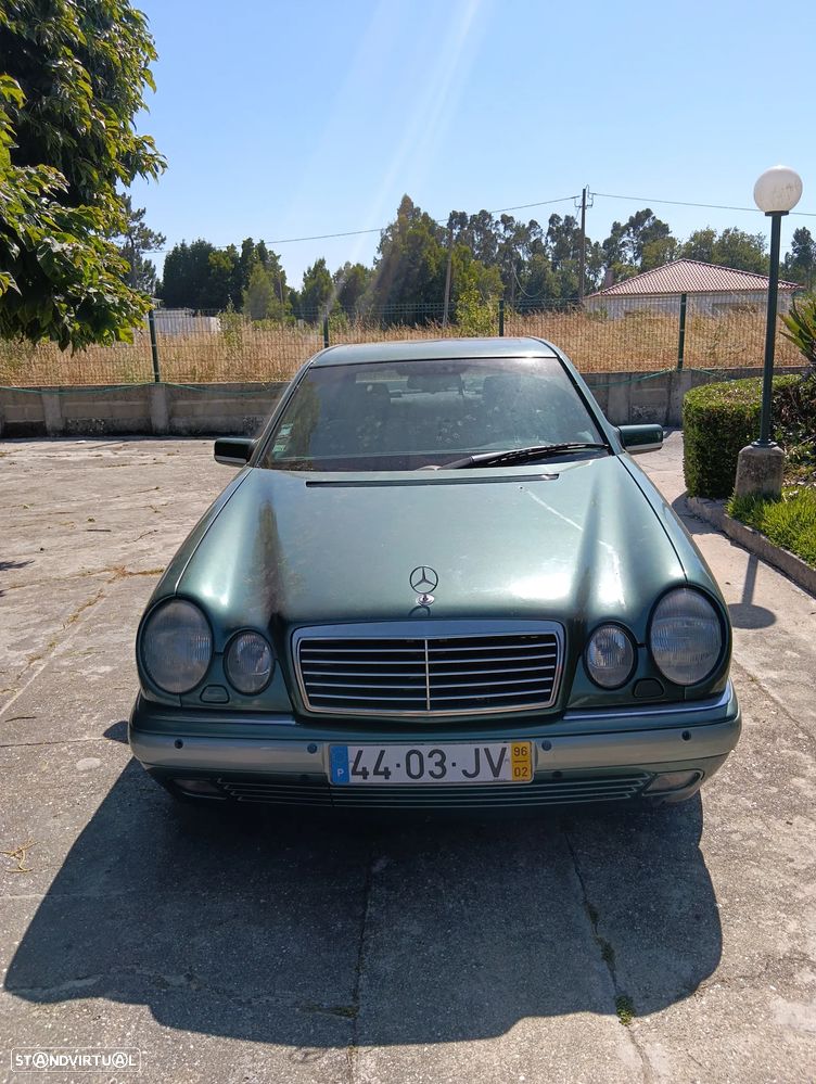 Mercedes-Benz E 300 - 34
