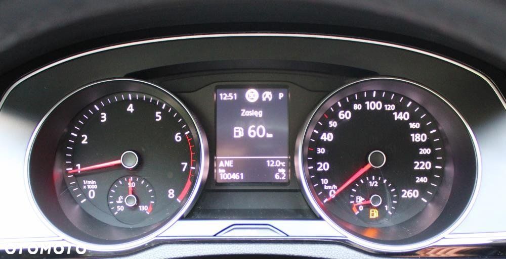 Volkswagen Passat - 16