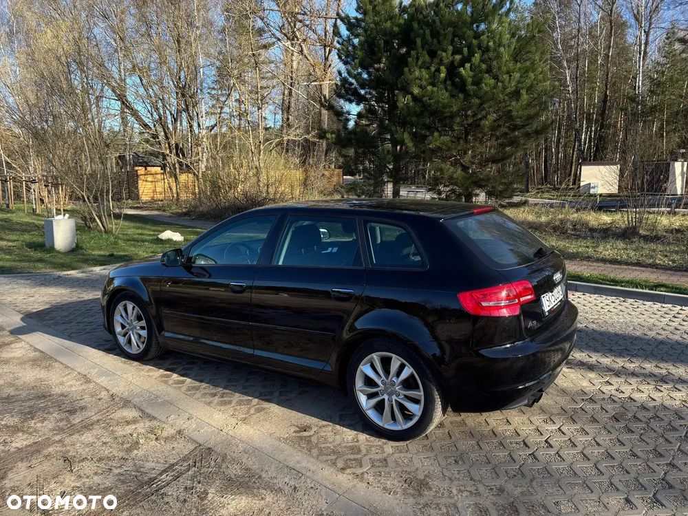 Audi A3 Sportback 2.0 TDI DPF quattro Ambition - 4