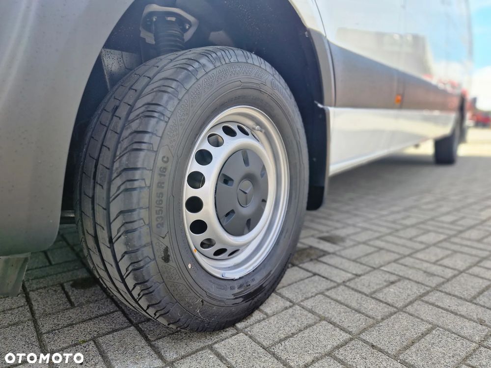 Mercedes-Benz Sprinter - 21
