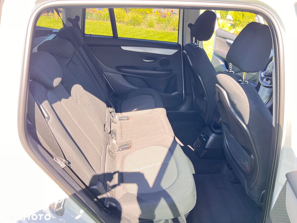 BMW Seria 2 218i - 26