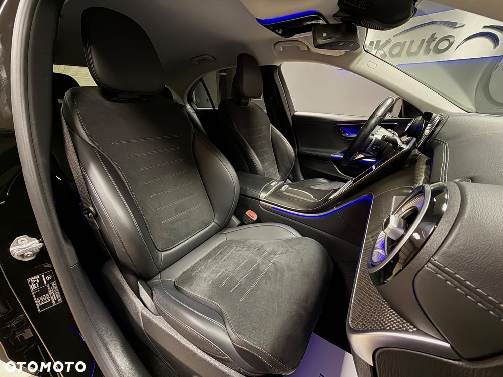 Mercedes-Benz Klasa C 180 9G-TRONIC Edition AMG Line - 24