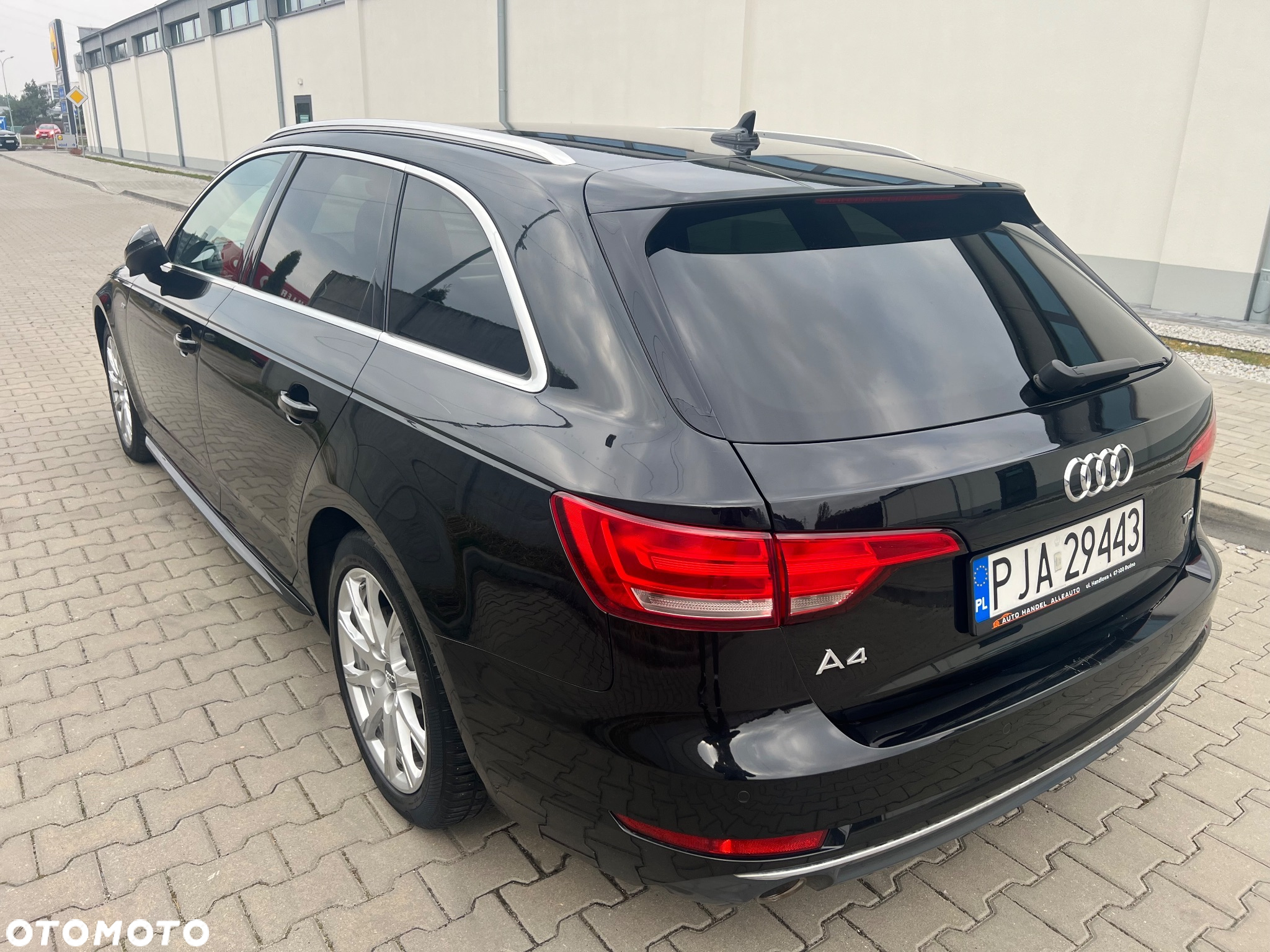 Audi A4 Avant 2.0 TDI S tronic - 9