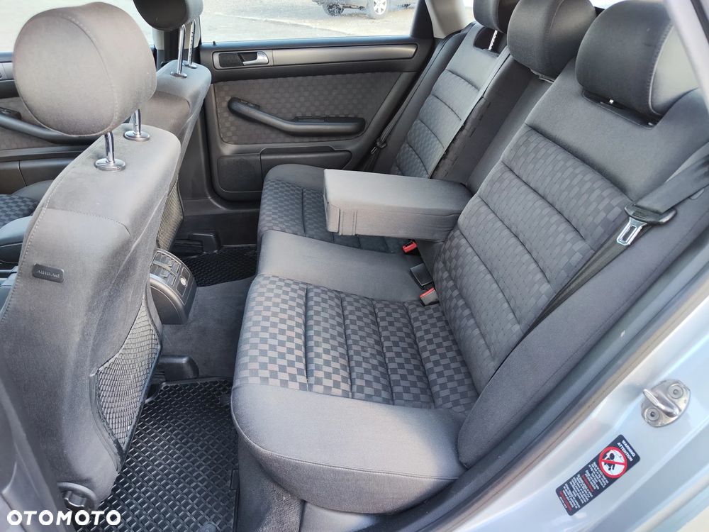 Audi A6 Avant 2.4 quattro - 7