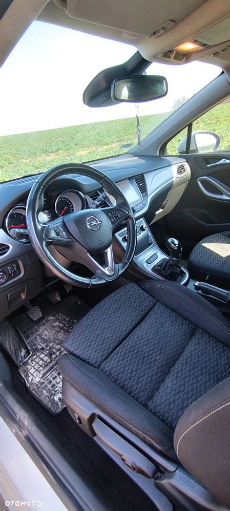 Opel Astra 1.6 D (CDTI) Start/Stop Dynamic - 12