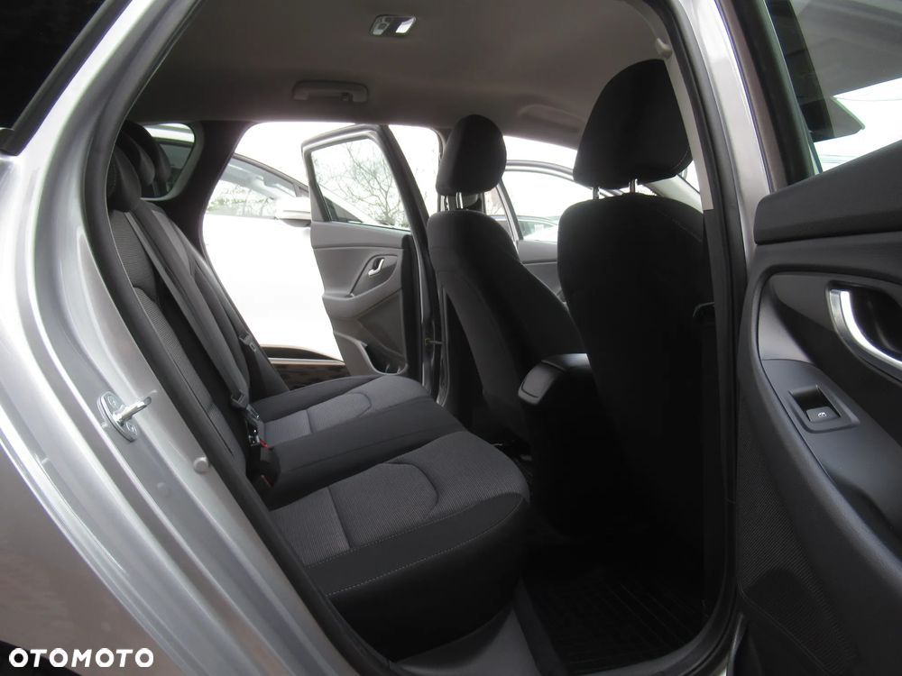 Hyundai i30 1.5 T-GDI 48V Modern - 8