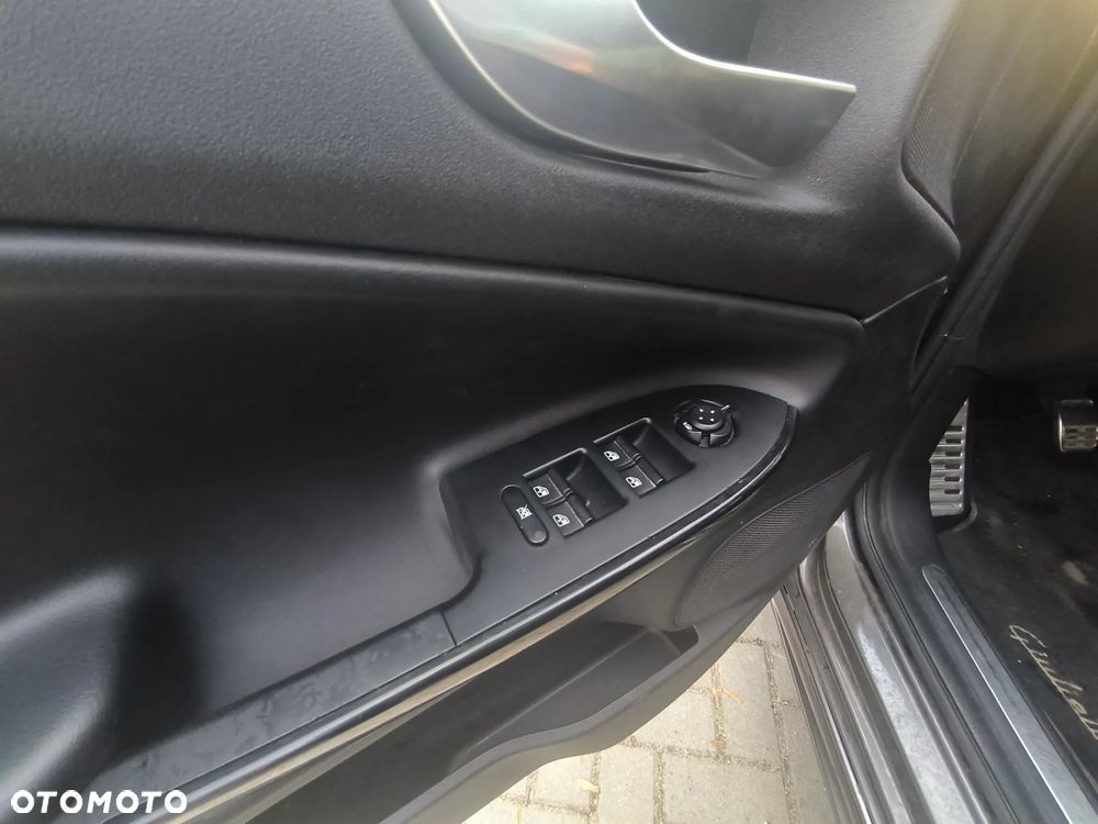 Alfa Romeo Giulietta 2.0 JTDM 16V - 10