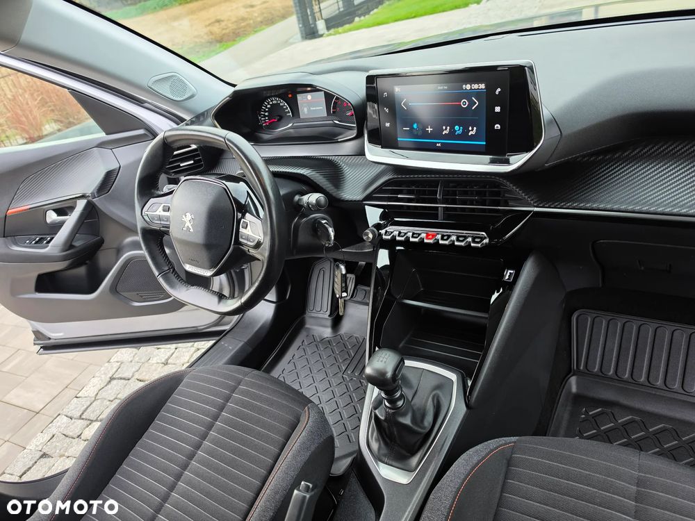 Peugeot 2008 1.2 Pure Tech Allure S&S - 7