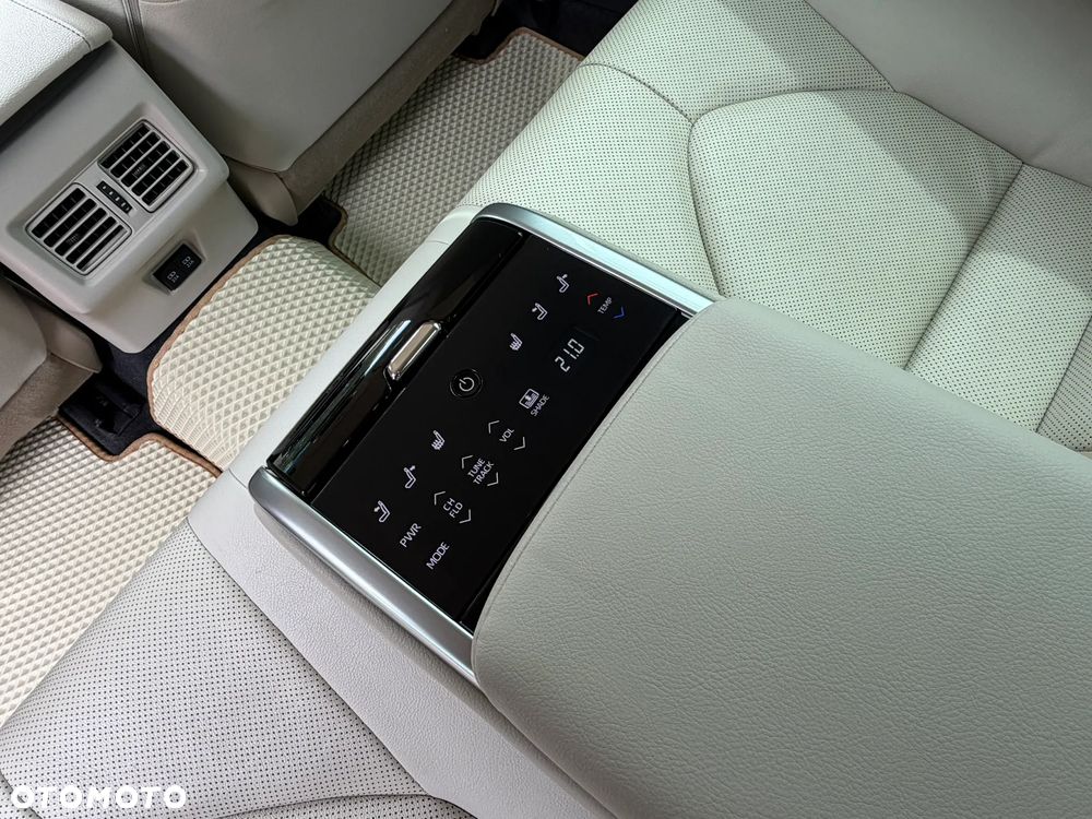 Toyota Camry 2.5 Hybrid Executive CVT - 22