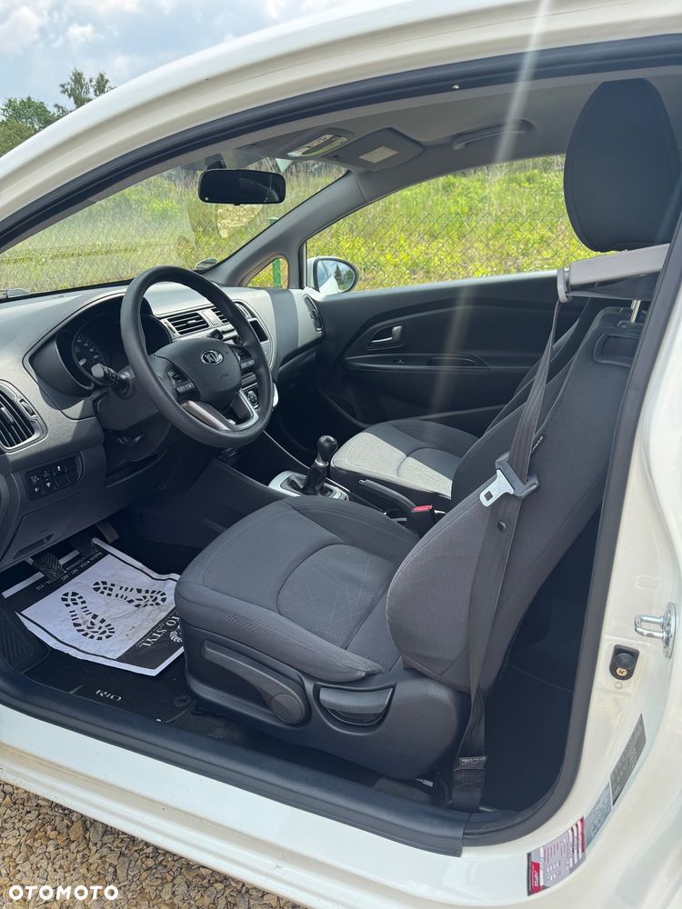 Kia Rio 1.2 Dream Team Edition - 16