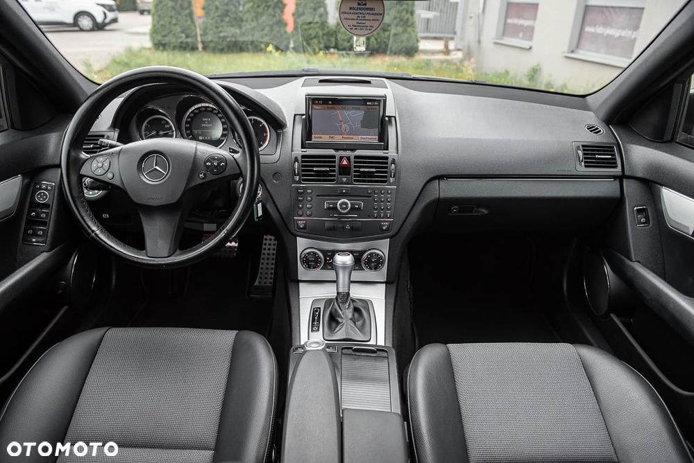 Mercedes-Benz Klasa C 220 CDI DPF Automatik Avantgarde - 21